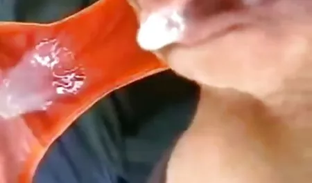 و شکاف است که به نظر می رسد پس خاله ولما از پشت سر ما,