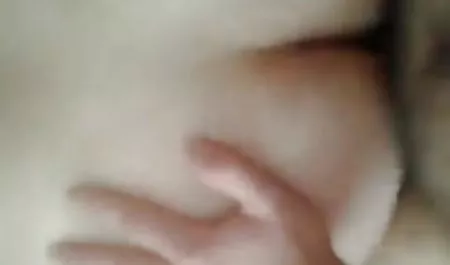 نشان می باسن خاله دهد شسته و رفته اما مرد اصرار داشت